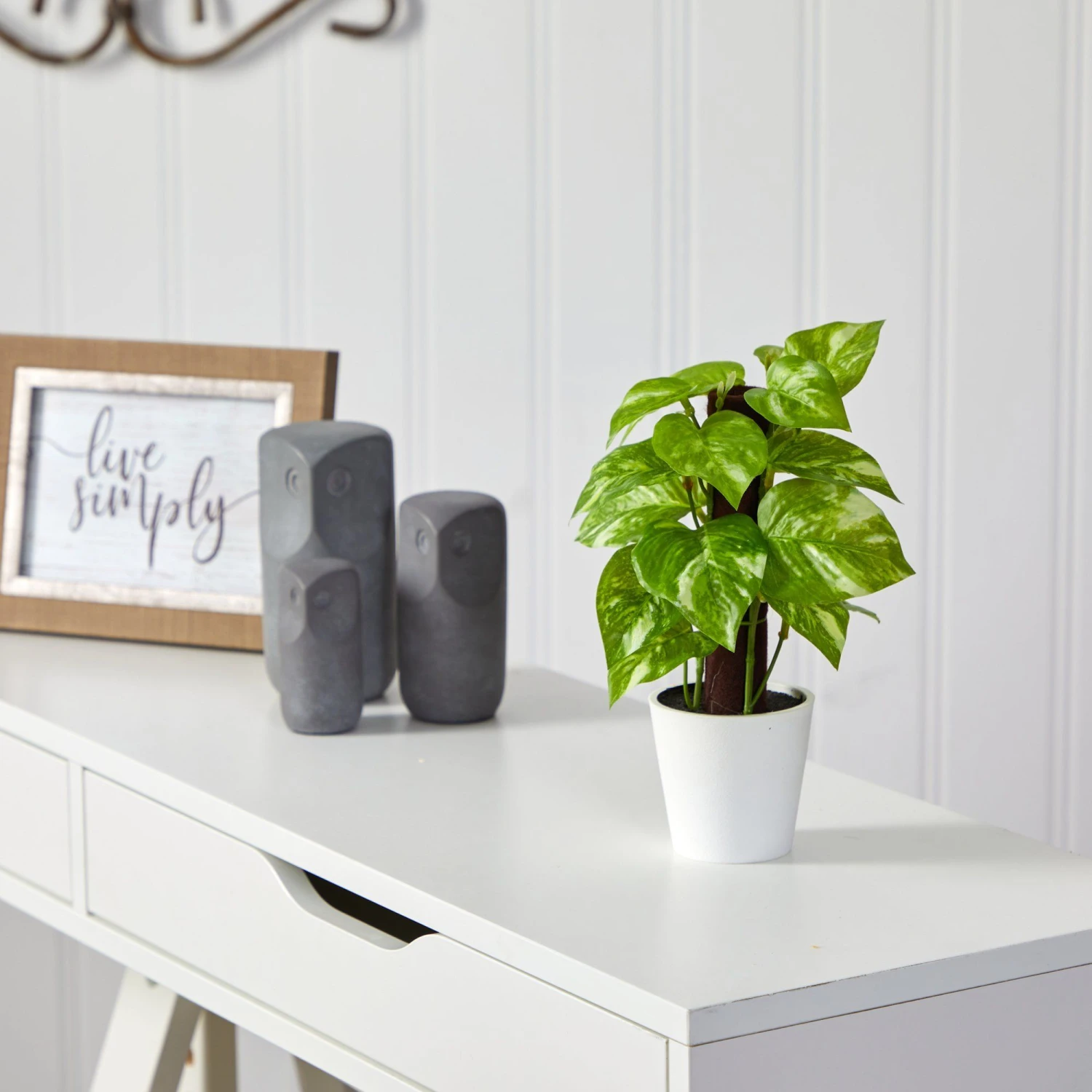 9” Artificial Pothos Plant In White Planter (Real Touch) 3 9” Artificial Pothos Plant In White Planter (Real Touch) - Image 3
