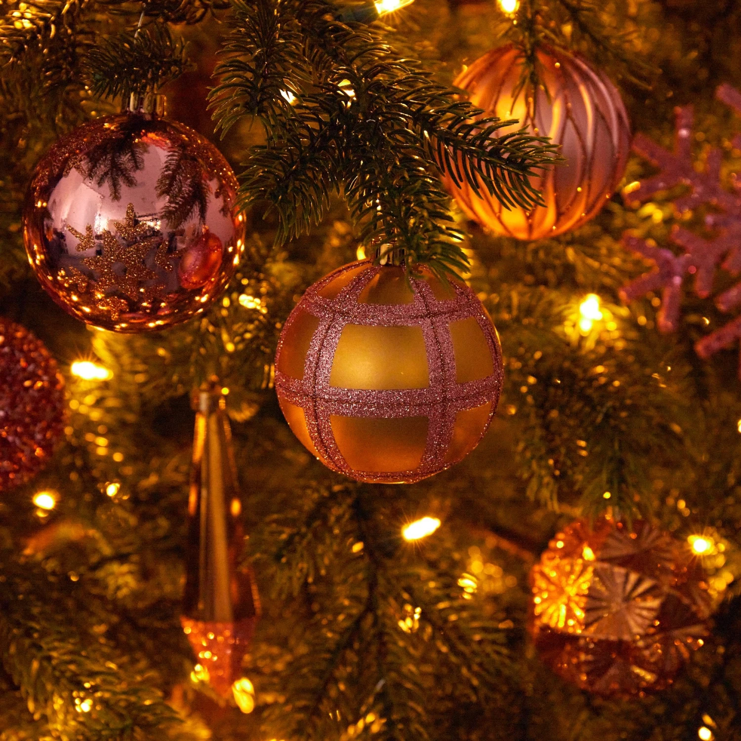 Holiday Shatterproof, 52 Count Christmas Tree Ornament Box Set, 80mm To 150mm With Reusable Tray 13 Holiday Shatterproof, 52 Count Christmas Tree Ornament Box Set, 80mm To 150mm With Reusable Tray - Image 13